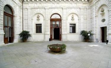 cortile interno cortile interno