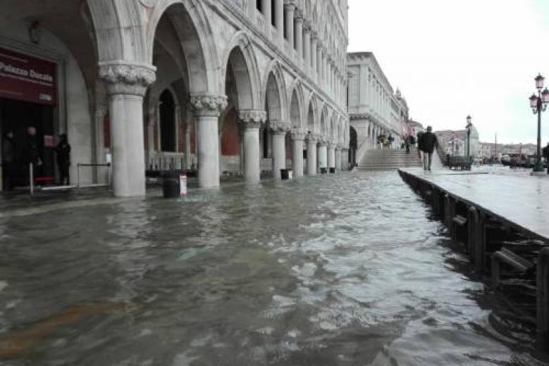 acqua alta a Venezia alta marea